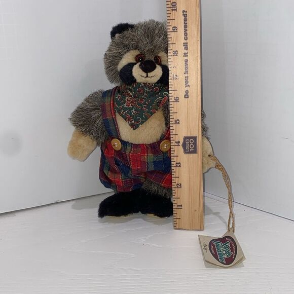 Vintage Ganz Cottage Collection Ricky Plush Raccoon Toy with Plaid Overalls - Picture 7 of 13
